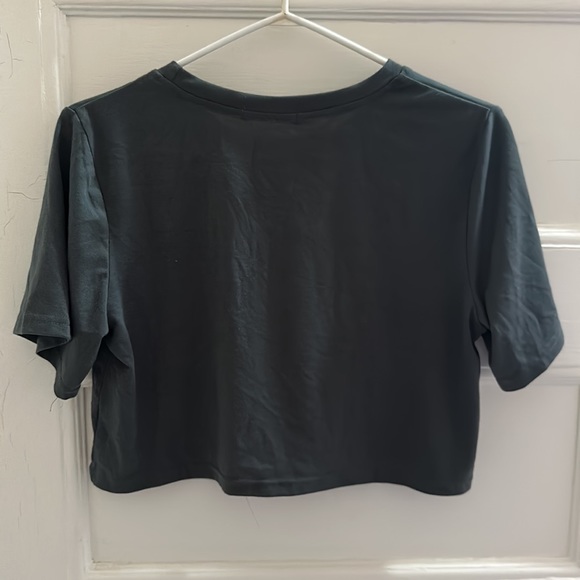 ❣️3/$30 ROMWE Floral Print Crop Top - Picture 2 of 6